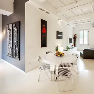  Ferienhaus Charming Flat In Centro A Con Posto Auto Italien